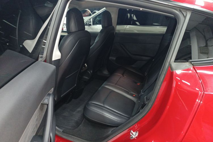 特斯拉 Model Y 2022款 改款 长续航全轮驱动版中控内饰21