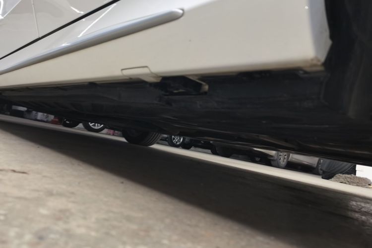 奔驰C级 2020款 改款 C 260 L 运动版局部细节9002