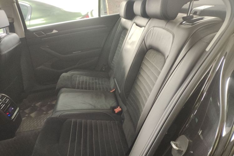 大众 迈腾 2020款 330TSI DSG 豪华型中控内饰21