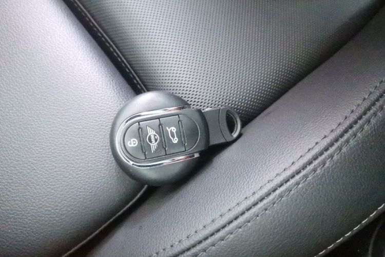 MINI 2021款 2.0T COOPER S 经典派 五门版中控内饰7001