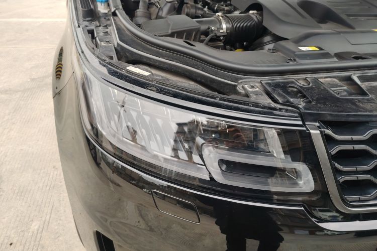 路虎 揽胜运动版 2020款 3.0 L6 HSE DYNAMIC车身外观8