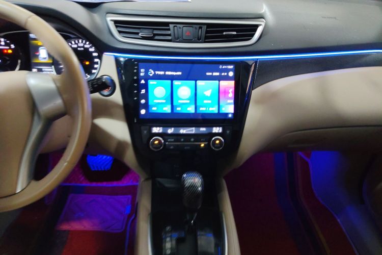 日产 奇骏 2014款 2.5L CVT领先版 4WD中控内饰16