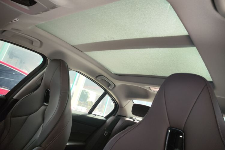 宝马1系 2022款 125i M运动曜夜版局部细节22