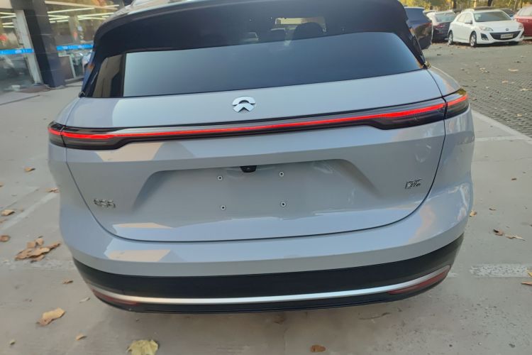 蔚来ES6 2024款 75kWh车身外观6