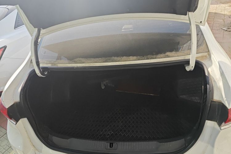 别克 英朗 2021款 改款 1.3T 自动轻混动精英型机舱底盘23