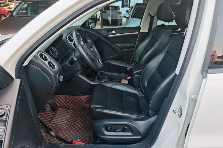 大众 途观 2016款 300TSI 自动两驱舒适版中控内饰19