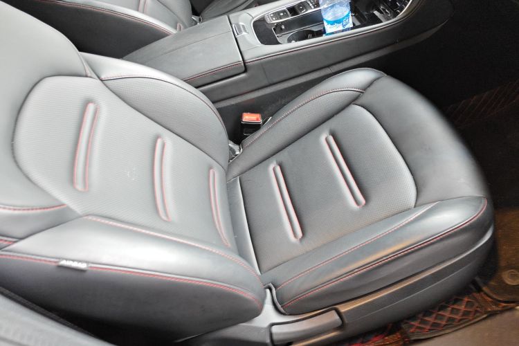 广汽传祺 传祺GS4 PLUS 2021款 390T 自动星云版局部细节41