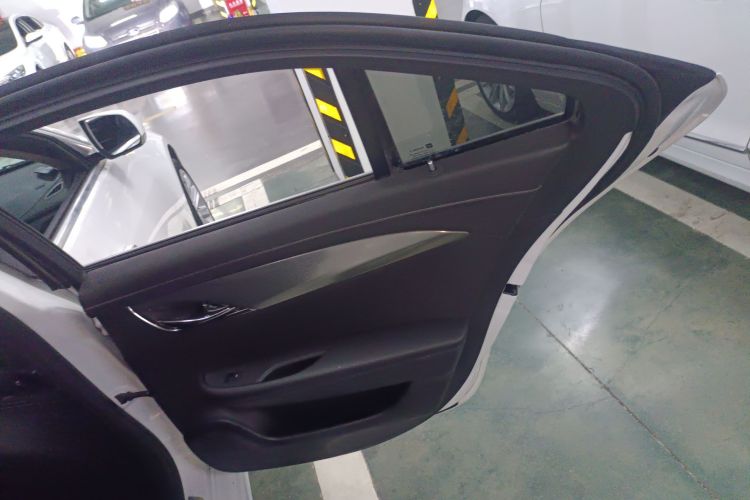 凯迪拉克ATS-L 2014款 25T 舒适型中控内饰45