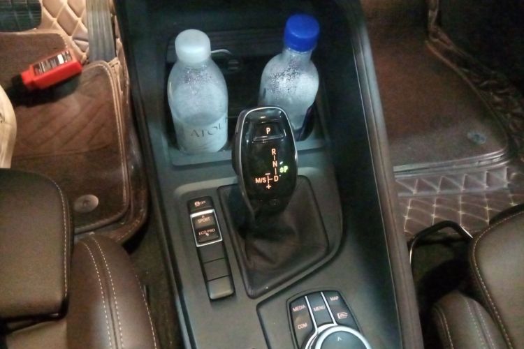 宝马X1 2021款 改款 sDrive20Li 时尚型中控内饰18