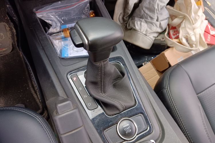 观致3 2018款 三厢 1.6L 自动领先型中控内饰18