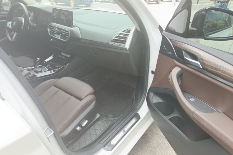 宝马X3 2023款 xDrive30i 领先型 M曜夜套装局部细节9005