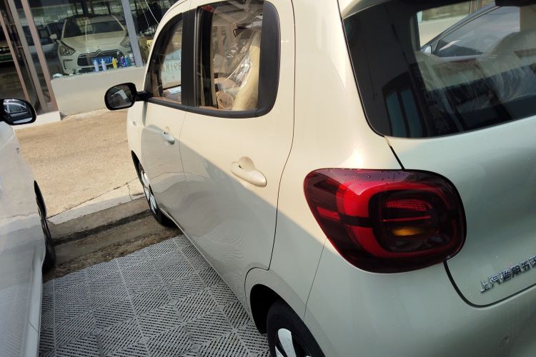 五菱汽车 宏光MINIEV 2025款 四门版 进阶款车身外观6003