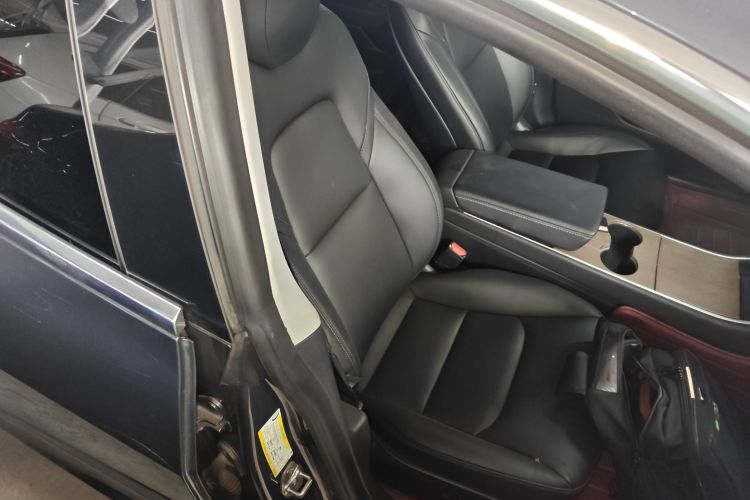 特斯拉 Model 3 2019款 标准续航后驱升级版局部细节41