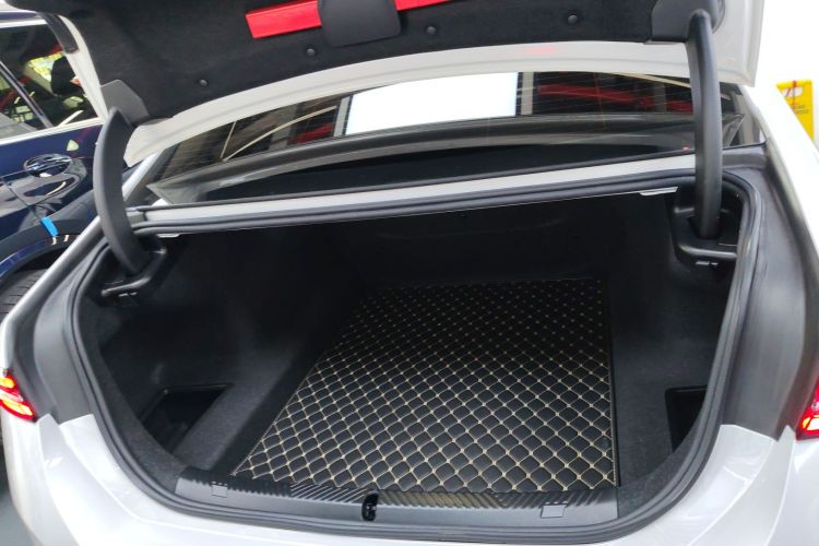 宝马5系 2024款 530Li 领先型 M运动套装机舱底盘23