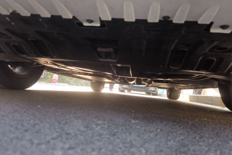 长安 逸动 2023款 畅享版 PLUS 蓝鲸NE 1.4T GDI DCT尊贵版局部细节9008