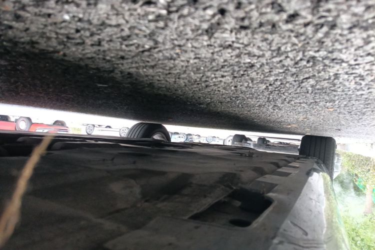 奥迪A8 2013款 A8L 45 TFSI quattro豪华型局部细节9001