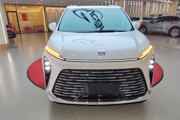 别克GL8 2025款 陆尊 智享版车身外观2