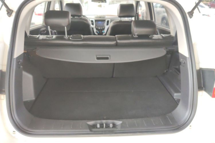 长安CS35 2015款 1.6L 自动豪华型 国V机舱底盘23