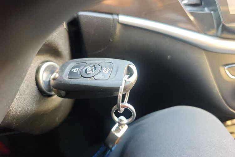 别克 威朗 2018款 三厢 20T 双离合领先型中控内饰7001