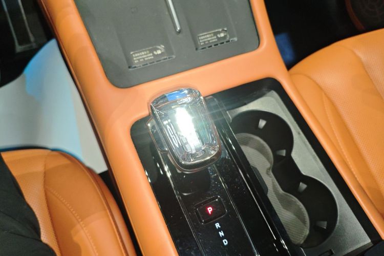 鸿蒙智行 问界M7 2024款 1.5T 智驾四驱Ultra版 5座中控内饰18