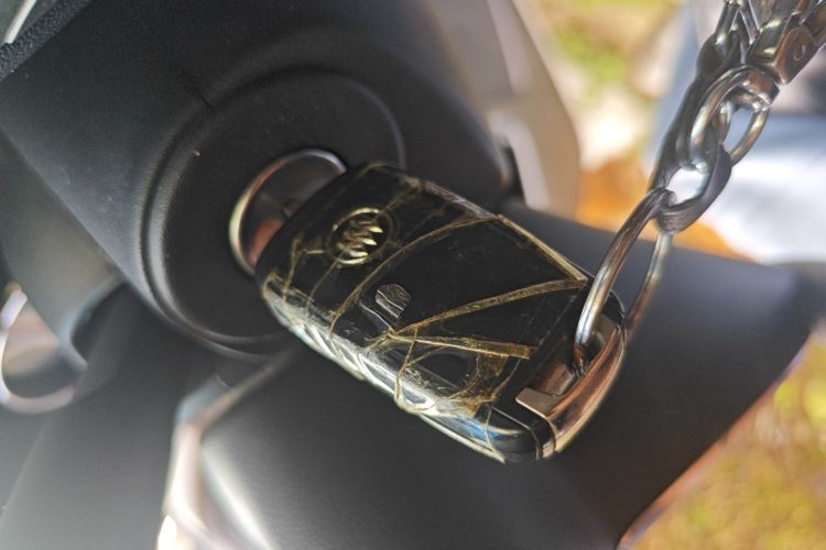 别克 英朗 2013款 XT 1.6L 自动时尚版中控内饰7001