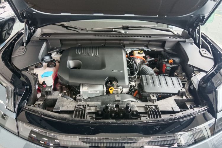 领克08 EM-P 2025款 245km 超长续航Halo机舱底盘24