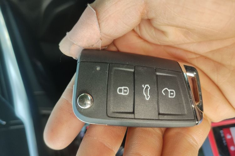 大众 帕萨特新能源 2025款 430PHEV 混动商务版中控内饰7001