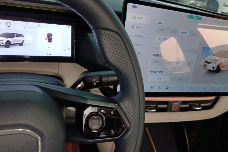 领克06 2025款 Shero 1.5T 紫色特别版局部细节18