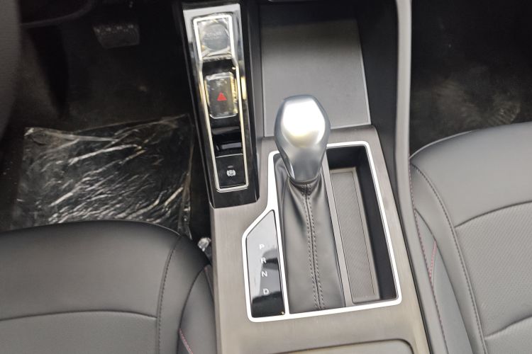 荣威i5 2023款 1.5L CVT豪华版中控内饰18