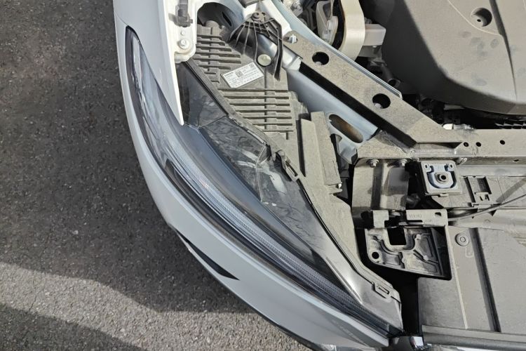 沃尔沃XC60 2025款 B5 四驱智远豪华版机舱底盘25