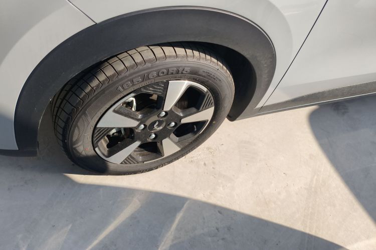 五菱汽车 五菱缤果PLUS 2024款 401km 五座版车身外观6007