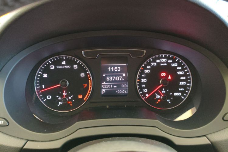 奥迪Q3 2017款 35 TFSI 时尚型中控内饰14