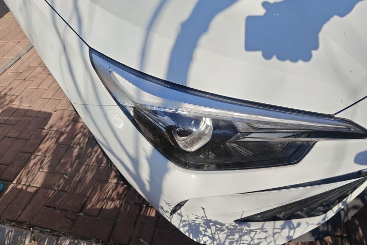 荣威i5 2023款 1.5L 手动舒享版车身外观8