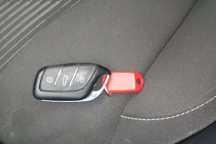 荣威i5 2021款 1.5L CVT铂金版中控内饰11