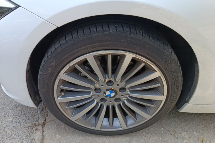 宝马3系 2018款 320Li 领先型豪华套装车身外观35