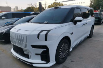 极氪009 2024款 七座过道版 108kWh