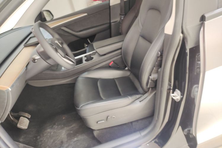 特斯拉 Model Y 2021款 标准续航后驱版中控内饰19