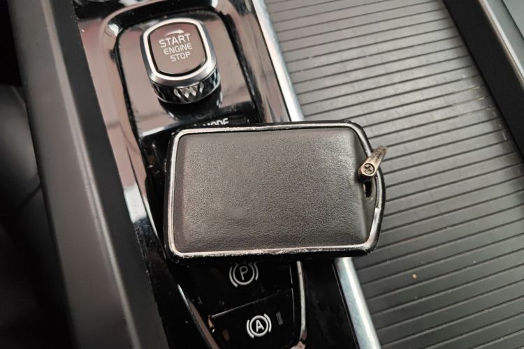 沃尔沃XC60 2021款 T5 四驱智逸运动版中控内饰7001