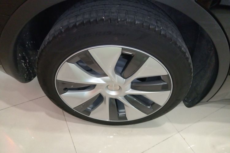 特斯拉 Model Y 2022款 改款 后轮驱动版车身外观6008