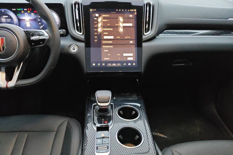 红旗HS3 PHEV 2024款 PHEV 115km 劲为版中控内饰16