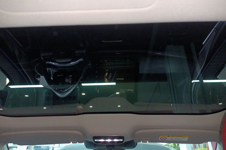 小鹏P7 2023款 P7i 610 Max 性能版中控内饰22