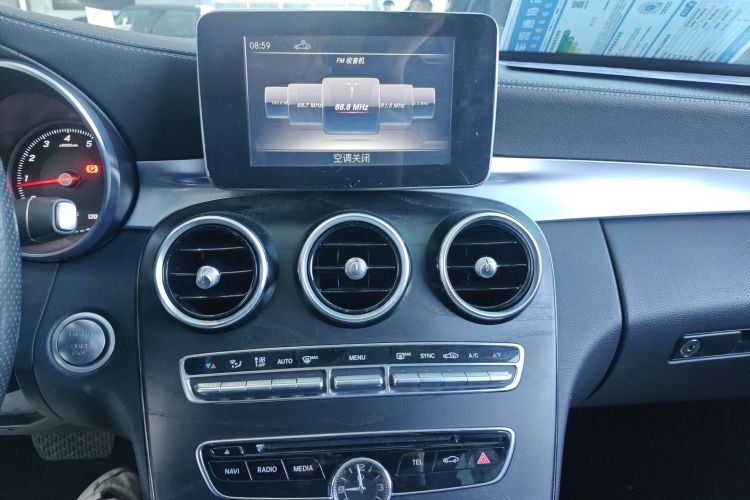 奔驰C级 2018款 C 180 L 时尚型运动版中控内饰16