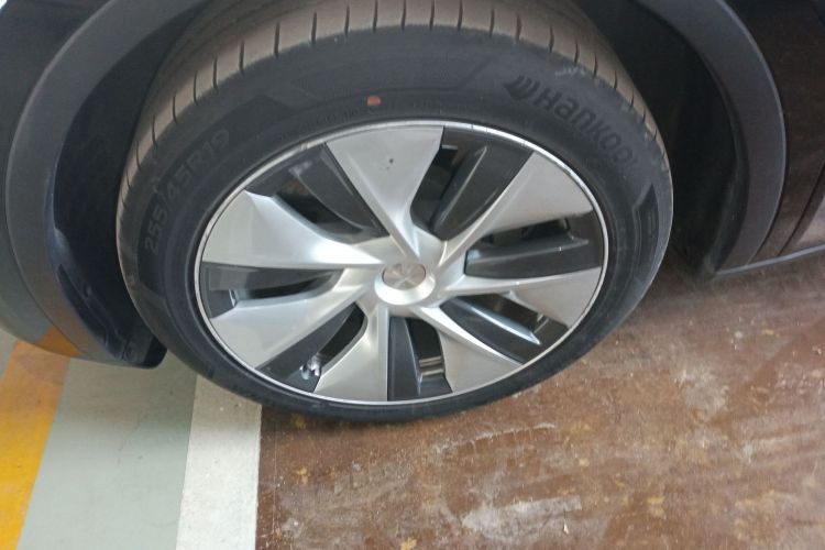 特斯拉 Model Y 2022款 后轮驱动版车身外观6007