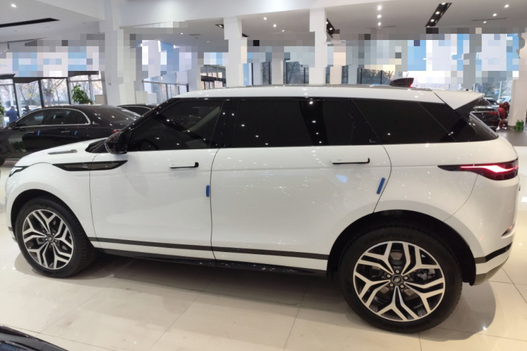 路虎 2024款 揽胜极光L SE 驭光尊耀版车身外观4