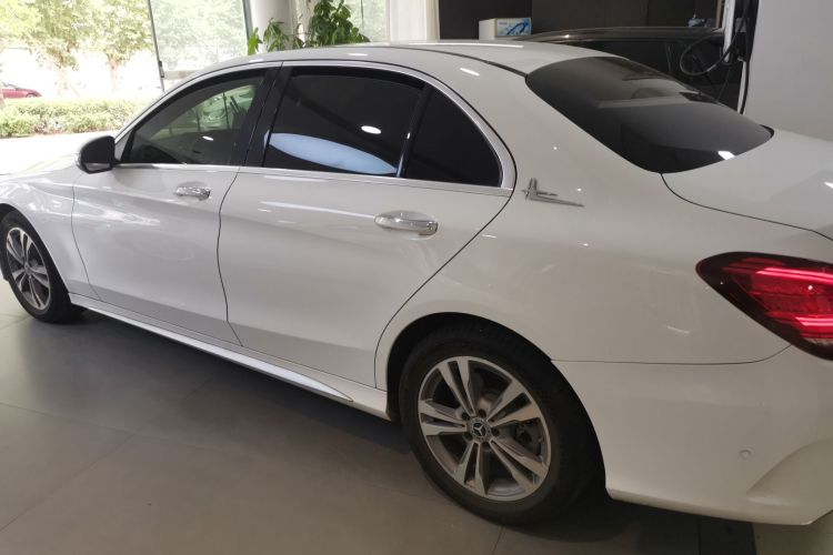 奔驰C级 2020款 改款 C 200 L 时尚型运动版车身外观4