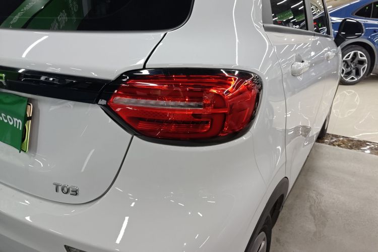 零跑汽车 零跑T03 2023款 200轻享版车身外观9