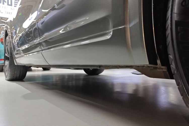 理想汽车 理想ONE 2021款 增程6座版机舱底盘30