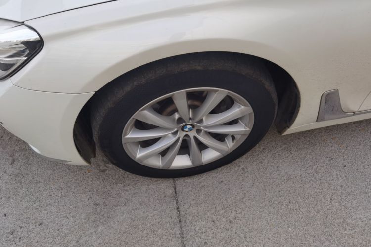 宝马7系 2017款 730Li 领先型车身外观35