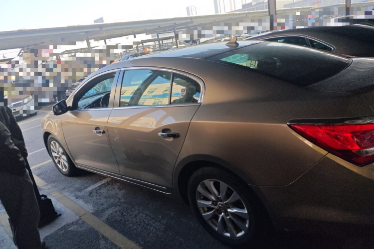 别克 君越 2013款 2.4L SIDI精英舒适型车身外观4