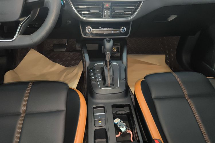 福特 福克斯 2022款 两厢 EcoBoost 180 自动竞速版中控内饰18